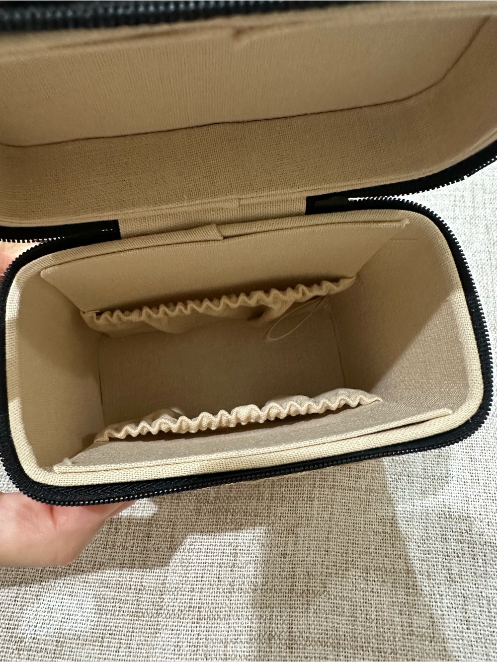 CHANEL LES BEIGES Essential Set 【 Pouch Only 】 Cosmetic Bag Beige Authentic - Picture 4 of 7